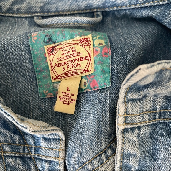 Abercrombie & Fitch Blue Distressed Jean Jacket size L - Picture 10 of 11